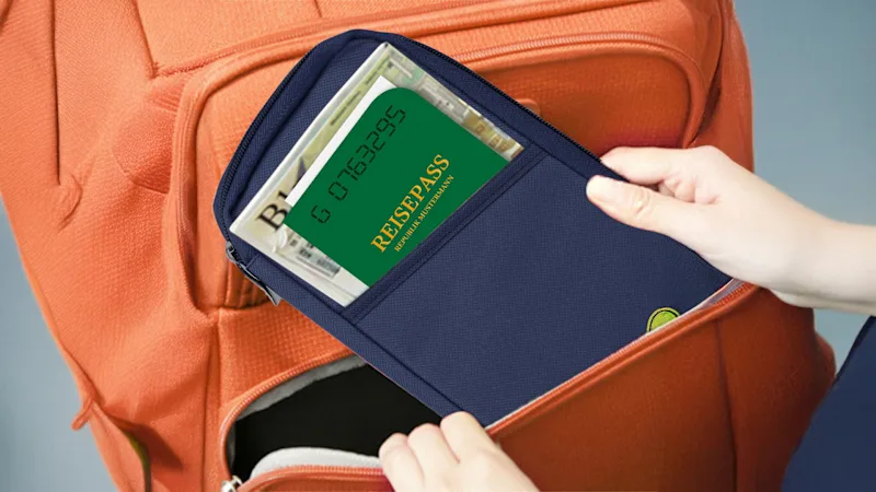 Fresh Fab Finds Travel 12-Cell Passport & Credit Card Case