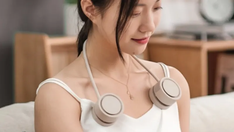 2-Pack: XO Poppy Soft Touch Neck Fan with Case
