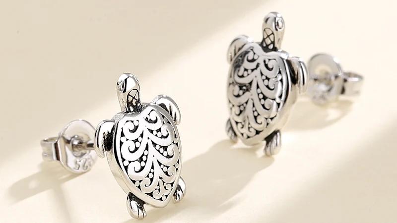 Rose And Lilly Sterling Silver Artisan Turtle Earrings