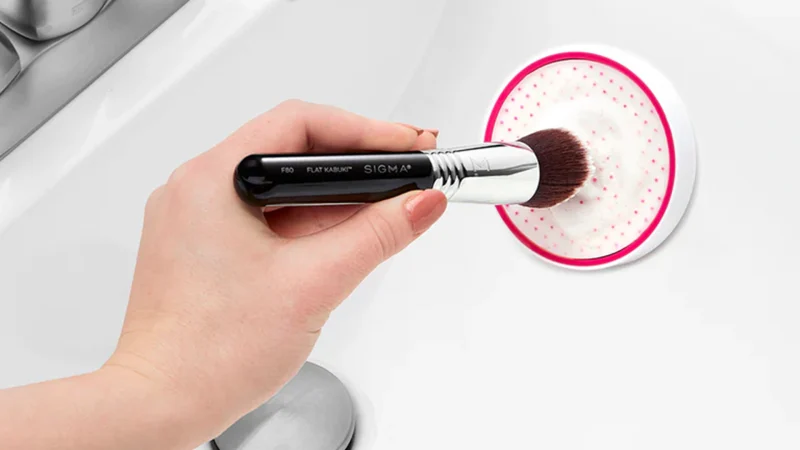 The Brilliantly Simple Makeup Brush Cleaner