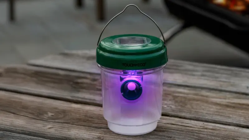 Paquete de 4: Touch of Eco Trampas Solares Suntrap para Insectos con LED