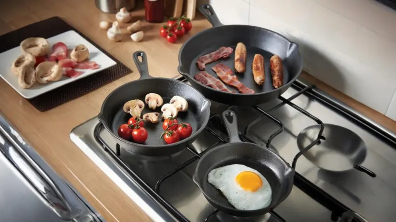 Jim Beam Cast Iron 3 Piece Skillet Set