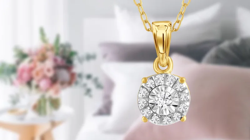 Diamond Muse Collar Colgante de Diamante de 1/10 de Quilate en Total