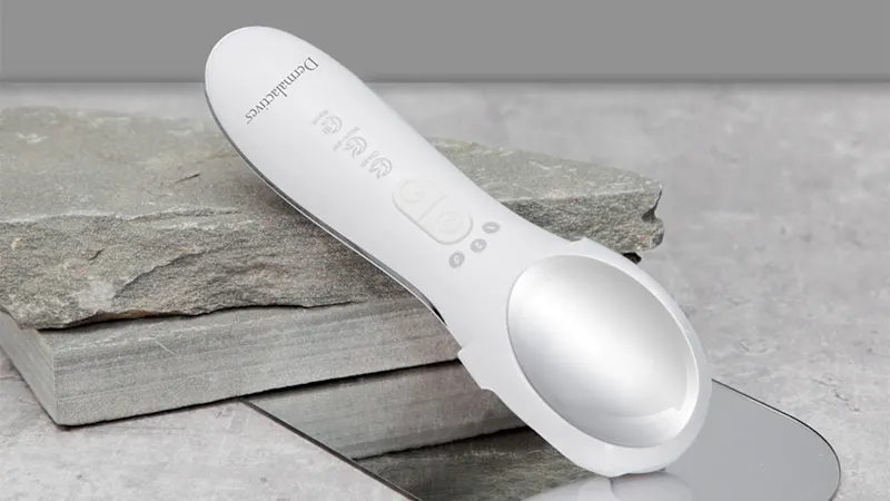 Dermalactives Dispositivo Tonificante Facial con Microcorriente