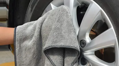 4-Pack: SCRUB-IT XL Microfiber Drying Towel (29.5" x 22")