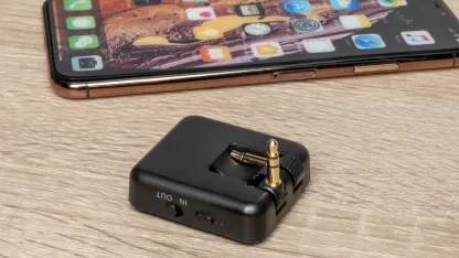 Urbanista Oakland Wireless Bluetooth Headphone Adapter