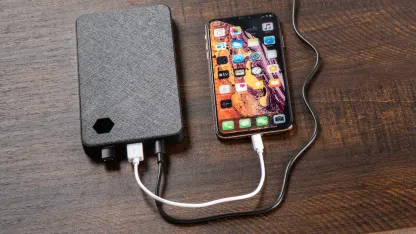 Einova 63W 20,000mAh Power Bank