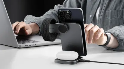 Aukey MagFusion Z 3-in-1 Qi2 Foldable Magnetic Charging Station