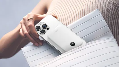 iWalk PowerHybrid 10000mAh Wireless Power Bank with USB-C and Lightning Cables