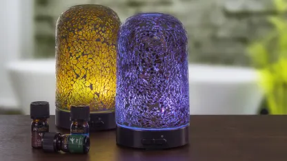 UnMatched Metallic Cracked Glass Diffuser with 3 Essential Oils