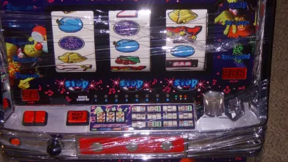 Calling @lisaviolet and other paper crafters