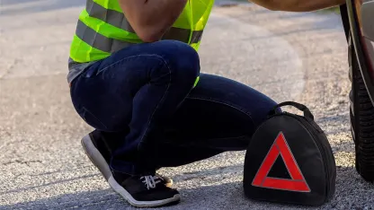 Thrive 104-Piece Auto Emergency Kit