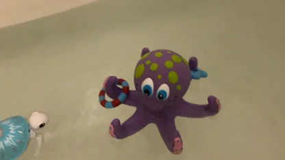 Kids bath toy...
