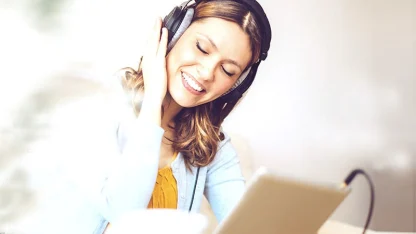 e-Go Audiobooks (550 classics on 32GB drive / 125 kids classics on 8GB drive)