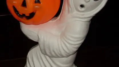 Vintage Halloween Decorations!