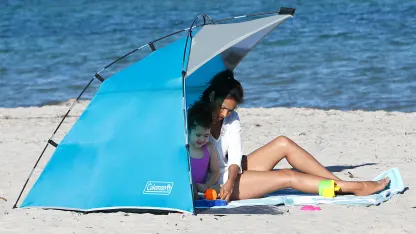 Coleman Skyshade Small Compact Beach Shade (Caribbean Sea)