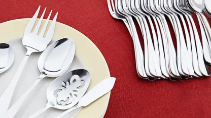 Towle Living Hartford 101-Piece Flatware Set