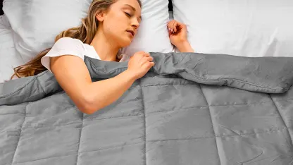 Brookstone Cooling Weighted Blanket