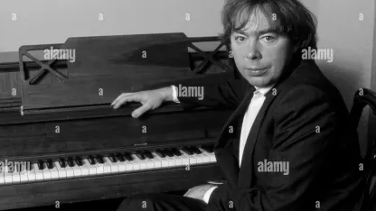 Song by Sandrew Lloyd Weber but is architecture by Frank Lloyd Wright??