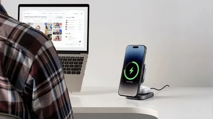 Aukey Magfusion Qi2 2-in-1 Foldable Charger