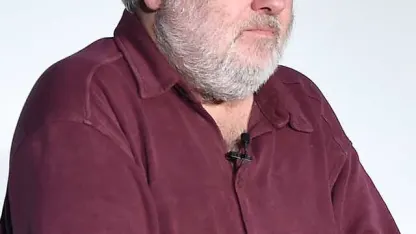 Sweet story of a baby bearded vulture and a male bearded vulture trained to be the foster parent