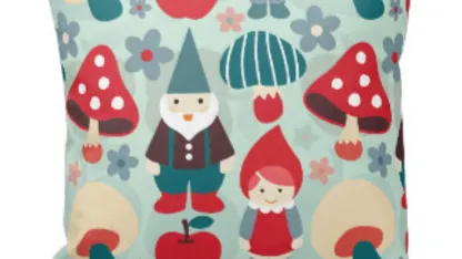 I WANT THE 2 GNOME THROWS WITH THE SCHROOMS!!!!