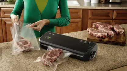 FoodSaver Vacuum Sealing System with Starter Kit (Refurbished)