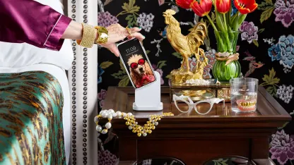 Logitech 10W Powered Wireless Charging Smartphone Stand