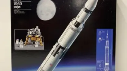 A Month of Lego - Lego Ideas & 21309 Saturn V