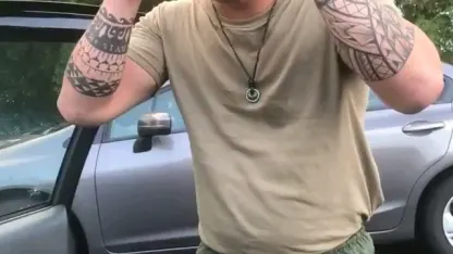 Look, look, I'm American!