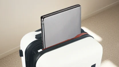 Olympia USA 3-Piece Hardside Spinner Luggage Set