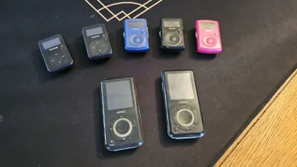 Old Sansa MP3 Players - Looking For A Charger