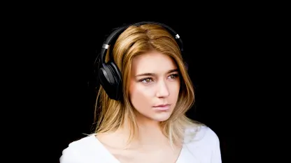 Wicked Audio HUM 900 Over Ear HiFi Stereo Bluetooth Wireless Headphones