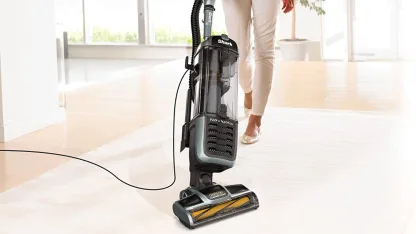 Shark Rotator Powered Lift-Away Speed with Self-Cleaning Brushroll (Refurbished)
