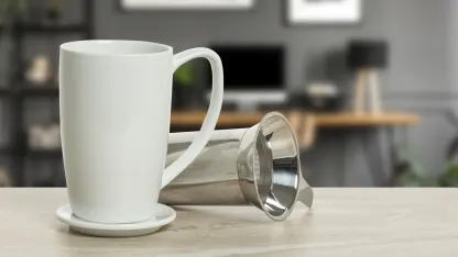 Victor & Victoria Gasol Tea Mug with Infuser and Lid