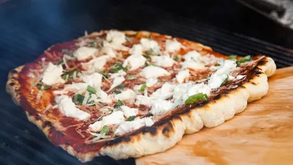 Pizza on the grill: