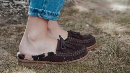 MUK LUKS Women's Ziggy Hollywood Mule