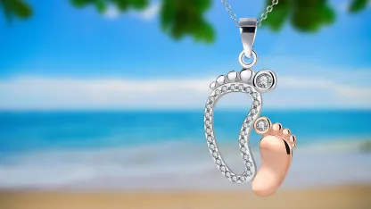 Hollywood Sensation Mother Child Footprint Necklace