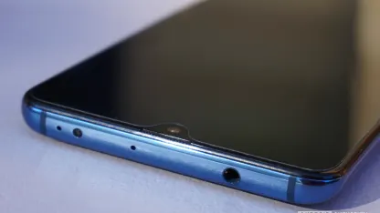 Does your phone still have a headphone jack?