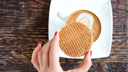 72-Pack: Daelmans Jumbo Holiday Caramel Stroopwafels in Hex Box