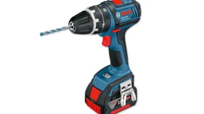 Guy adds headphone jack to iPhone 7