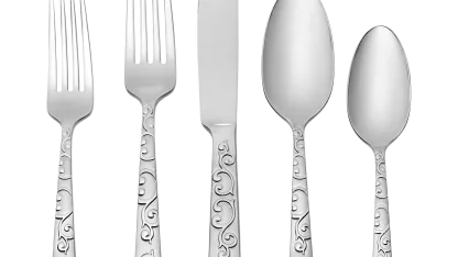 Oneida 20 Piece Flatware Set