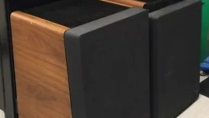 offering pair of Vintage JBL  L300  Monitor Speakers