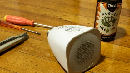 Let's rip apart an Awox StriimLight!