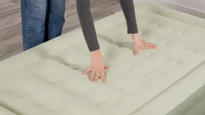 Coleman SupportRest Double-High Plush Top Air Mattress (Queen)