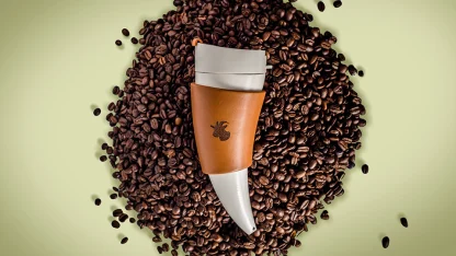 Anybody else getting goat mug ads now? 🐐 ☕