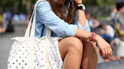 Do you usually carry a bag around with you? If so, what kind?