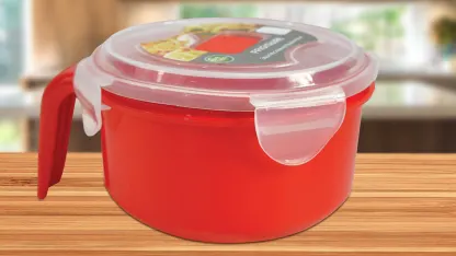 2-Pack: Frigidaire 36oz Microwavable Noodle Bowls with Lids