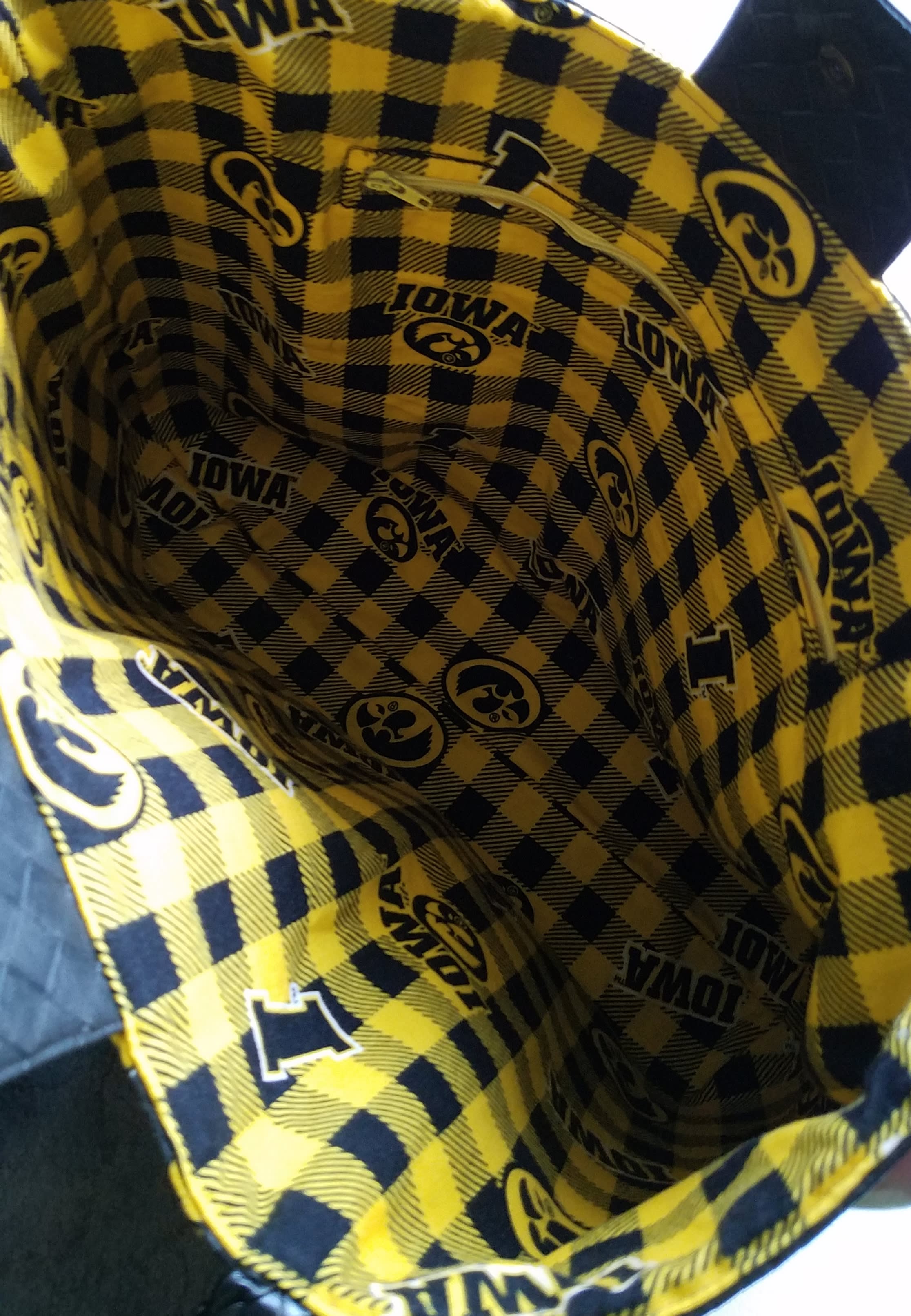 Iowa Hawkeyes purse interior