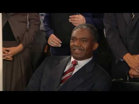 Still from HIMYM right before the bank president gets to see the model of the proposed new Spokane national bank building